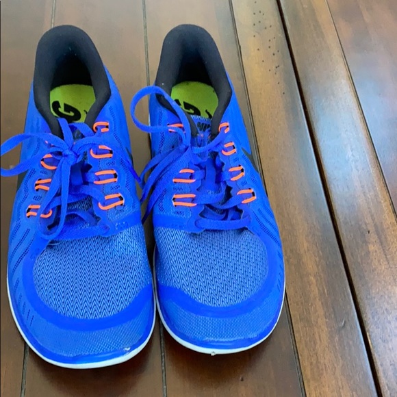 Nikes - Picture 2 of 4